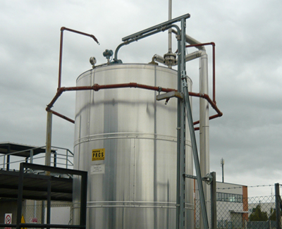 Serbatoio-esterno-inox-per-solventi-liquidi-infiammabili_Storagetank-inox-liquid-solvents